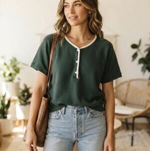 The Great Short Sleeve Henley Sweatshirt Forest Green Contrast Trim 1 Small EUC